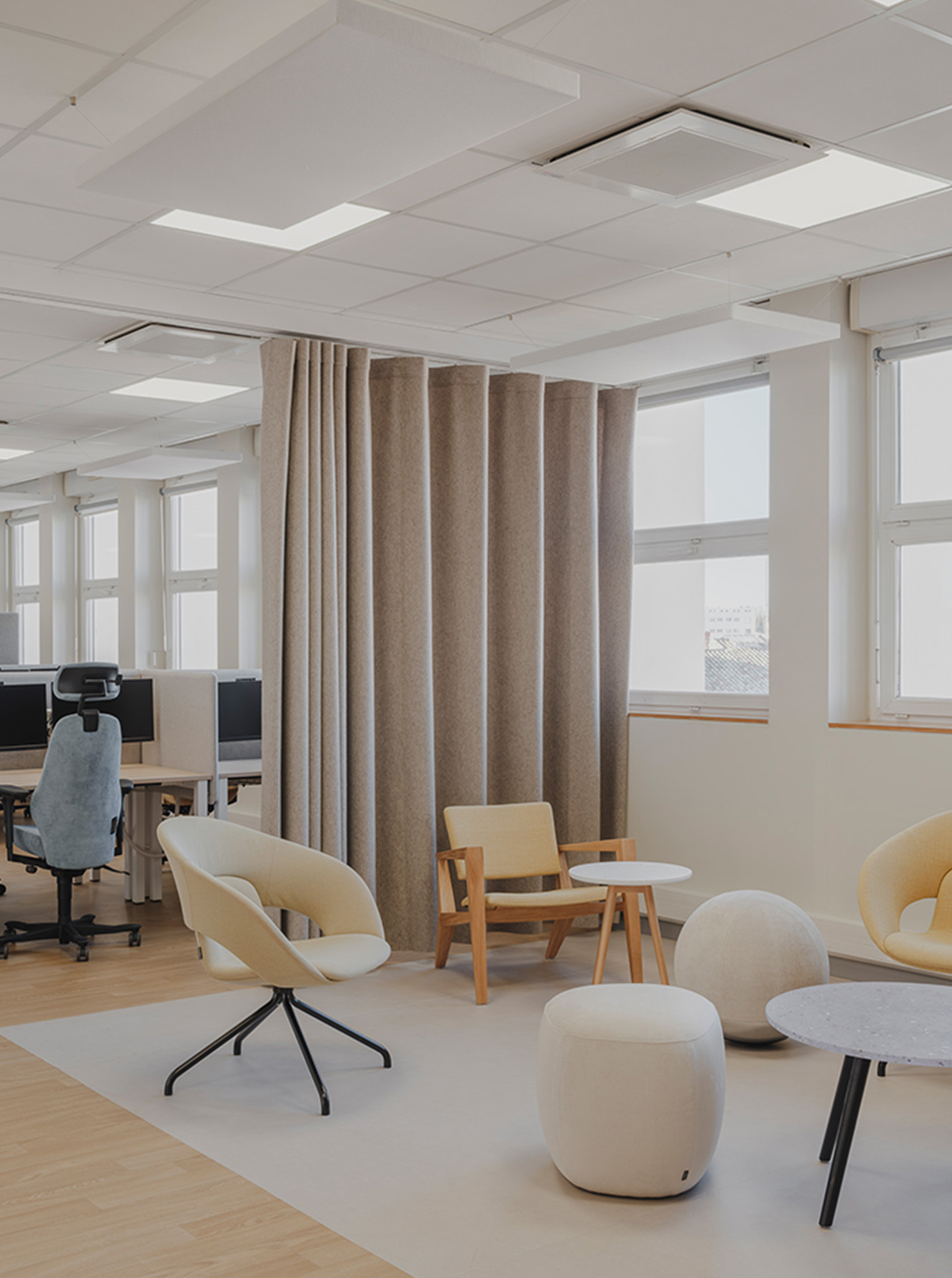 LaPoste-Lounge1@2x.jpg