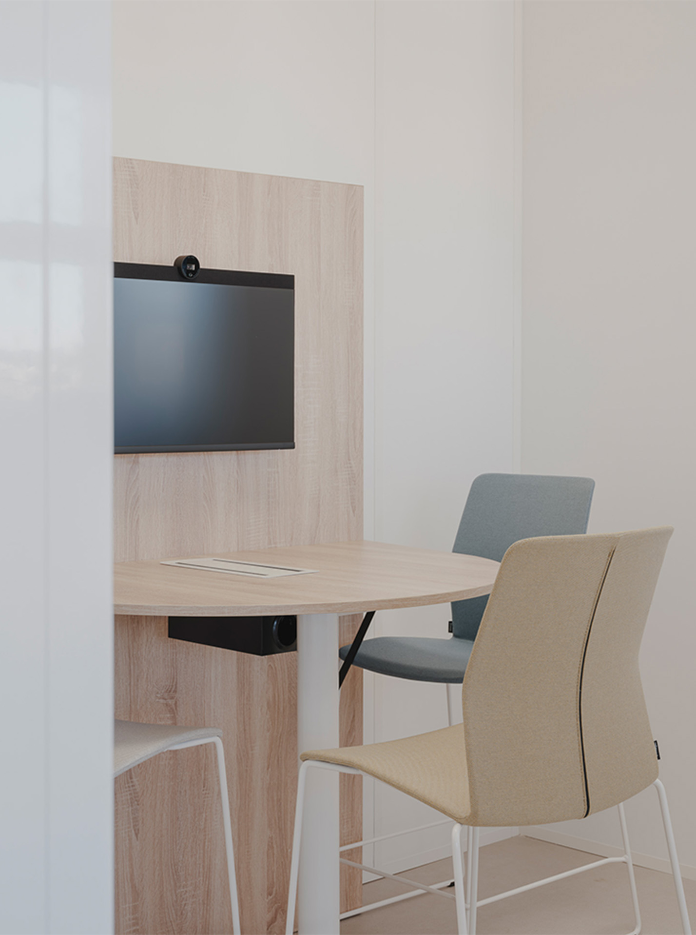 LaPoste-MeetingSpace1@2x.jpg