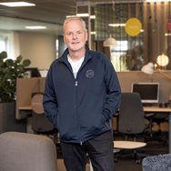 MORGAN MÅNTHÉN
